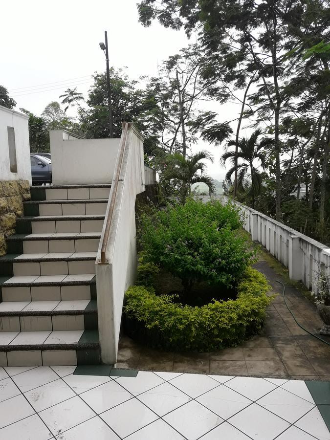 Hotel Ecologico Riverside Quevedo Eksteriør billede
